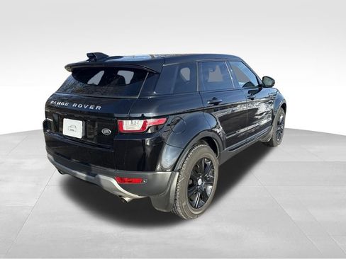 Used 2019 Land Rover Range Rover Evoque SE Premium image 8