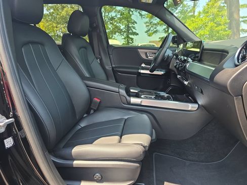 Certified 2021 Mercedes-Benz GLB 250 4MATIC image 16