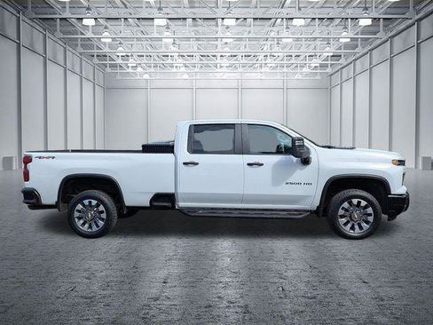 Used 2024 Chevrolet Silverado 2500 Custom w/ Custom Convenience Package AWD/4WD image 6