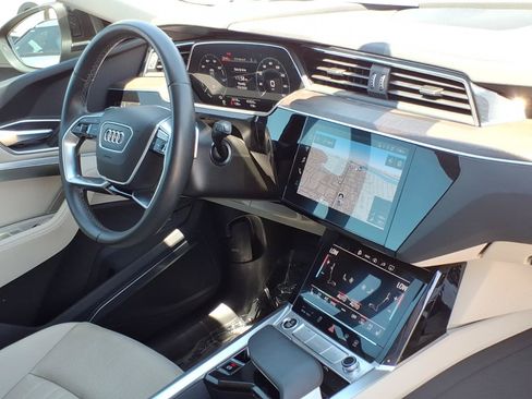 Used 2024 Audi Q8 e-tron Premium Plus w/ Premium Plus Package AWD/4WD image 13