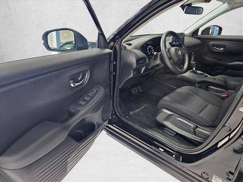 New 2027 Honda HR-V LX image 14