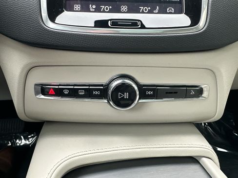 Used 2023 Volvo XC90 B5 Core w/ Climate Package AWD/4WD image 18