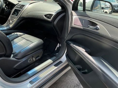Used 2017 Lincoln MKZ Premiere image 29