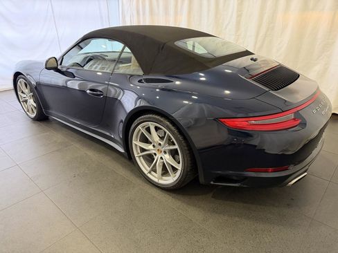 Certified 2018 Porsche 911 Carrera 4 image 3