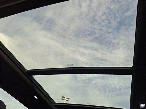 Used 2021 Chevrolet Tahoe High Country w/ Premium Package image 14