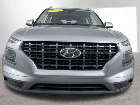 Used 2025 Hyundai Venue SEL image 45