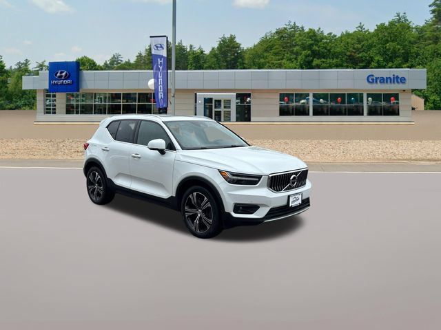 Used 2021 Volvo XC40 T5 Inscription w/ Protection Package Premier AWD/4WD image 4