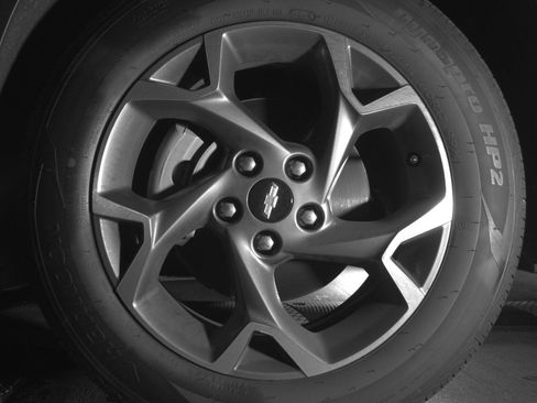 Used 2025 Chevrolet Trax LT w/ LT Convenience Package FWD image 12