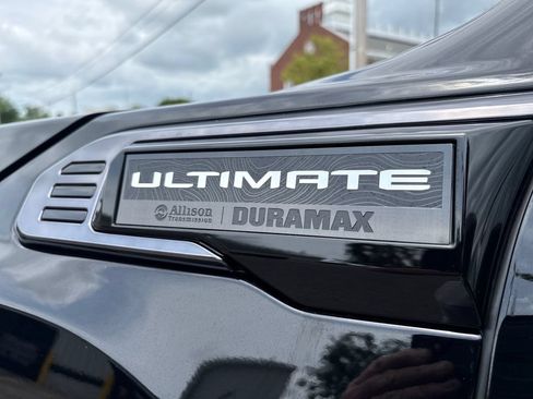 New 2026 GMC Sierra 2500 Denali Ultimate w/ LPO, Black Badging Package AWD/4WD image 11