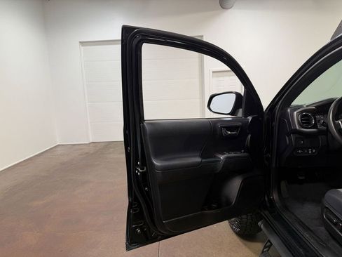 Used 2021 Toyota Tacoma TRD Off-Road w/ Technology Package image 57
