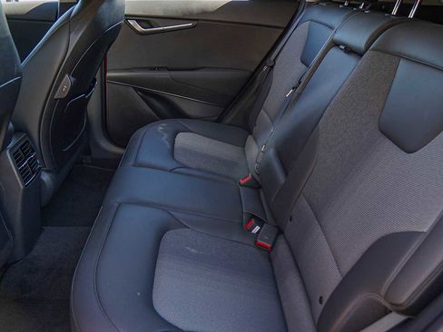 Certified 2025 Kia Niro EX image 29