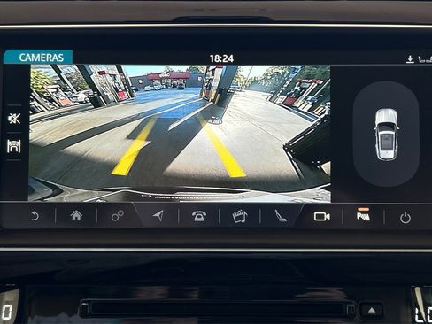 Used 2019 Jaguar F-PACE Prestige image 13