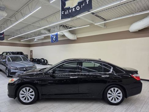 Used 2014 Honda Accord Touring image 9