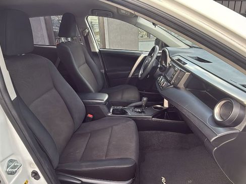 Used 2014 Toyota RAV4 LE image 18