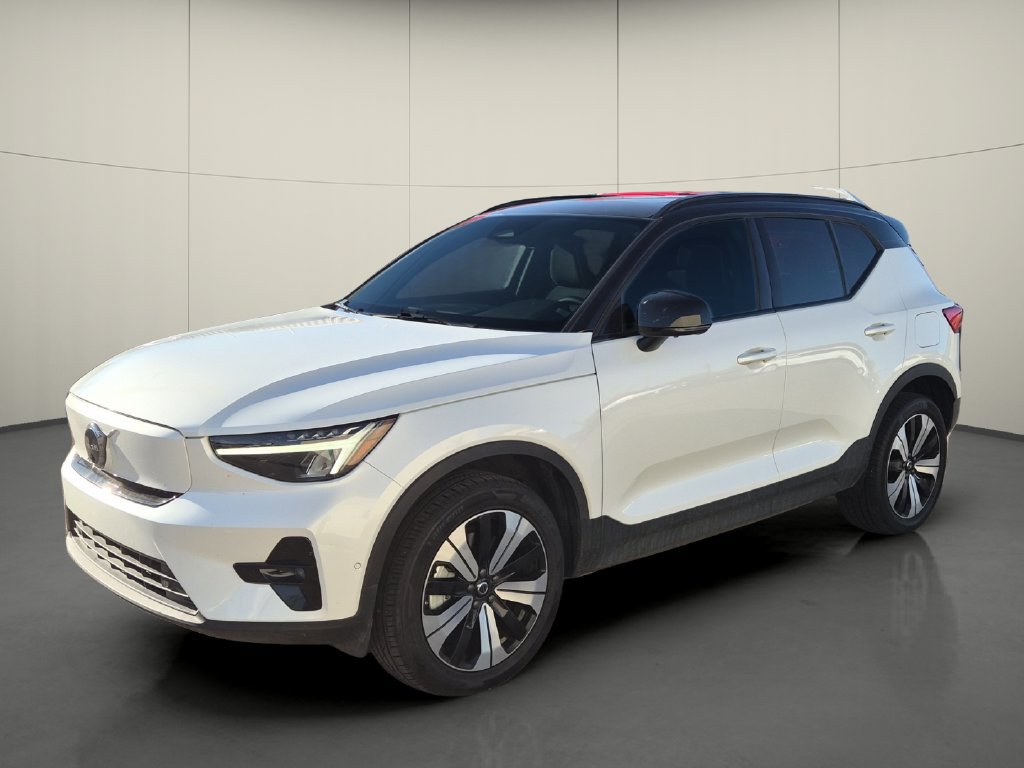 Used 2023 Volvo XC40 Recharge Plus w/ Protection Package Premier AWD/4WD image 3