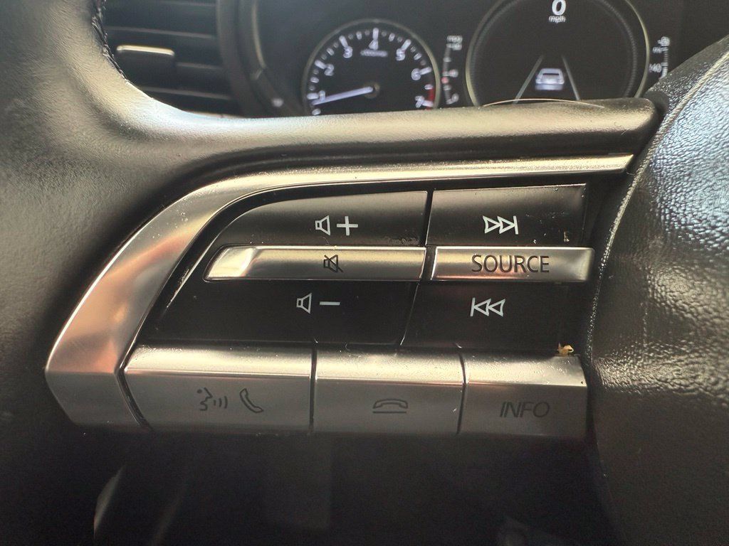 Used 2023 MAZDA MAZDA3 s FWD image 31