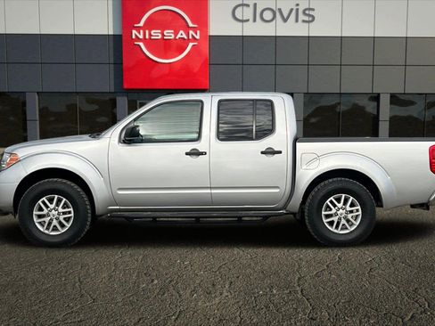 Used 2016 Nissan Frontier SV image 6