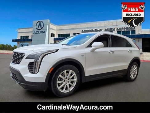 Used 2023 Cadillac XT4 Luxury w/ Cold Weather Package FWD image 2