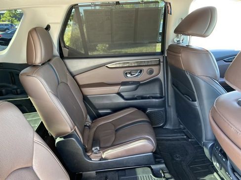 Used 2025 Honda Pilot Elite image 21