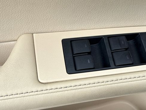 Used 2015 Lexus ES 300h w/ Navigation System Package FWD image 13