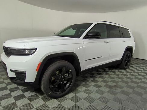 New 2025 Jeep Grand Cherokee L Limited w/ Black Appearance Package image 8