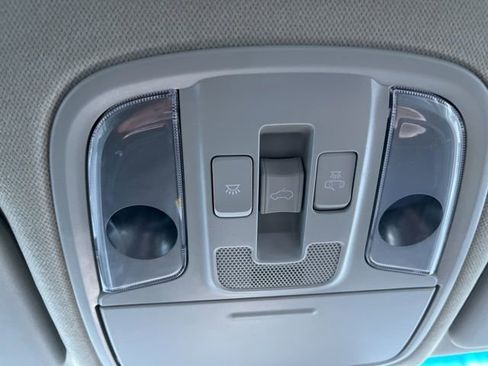 Used 2019 Kia Niro Touring image 11