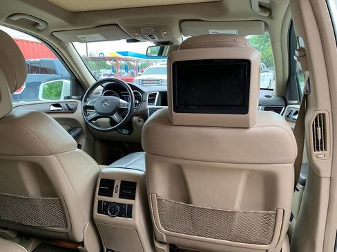 Used 2014 Mercedes-Benz GL 450 4MATIC image 26