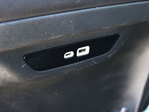 Used 2025 Chrysler Pacifica Select FWD image 23