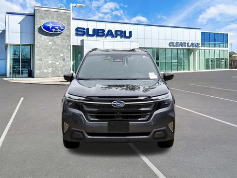 Used 2025 Subaru Forester Touring AWD/4WD image 2