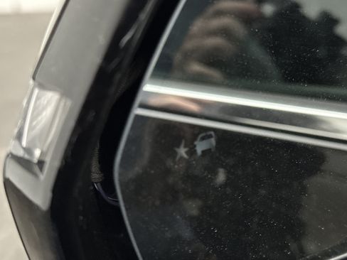 Used 2023 Cadillac XT4 Premium Luxury image 6