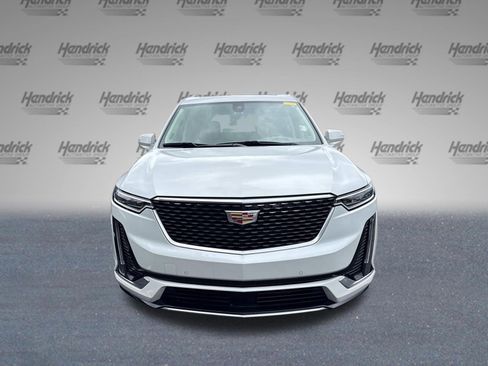 Used 2025 Cadillac XT6 Premium Luxury w/ Technology Package AWD/4WD image 3