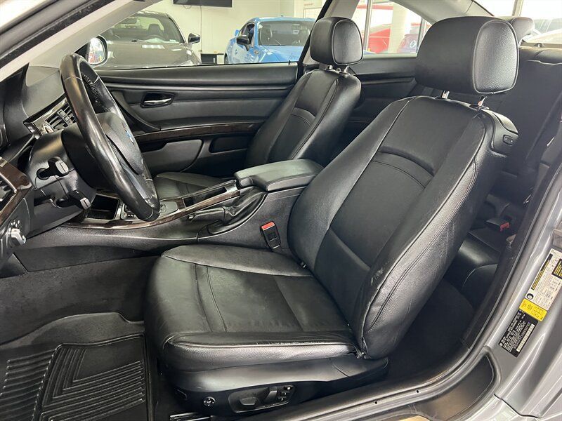 Used 2011 BMW 328i xDrive Coupe AWD/4WD image 10