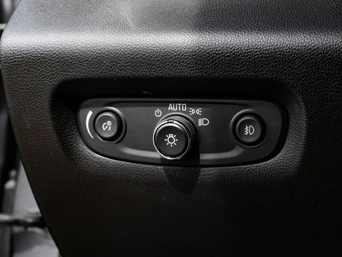 Used 2020 Chevrolet Traverse Premier image 28