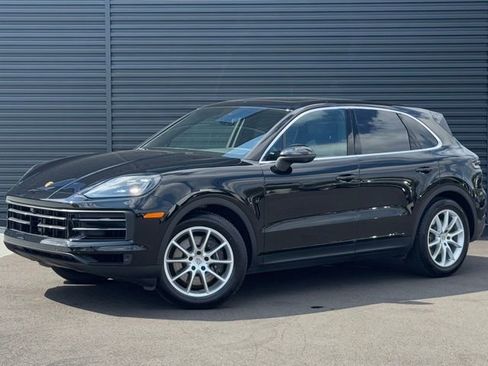 Used 2024 Porsche Cayenne image 1