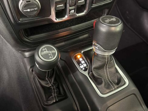 Used 2022 Jeep Wrangler Unlimited Sahara w/ Cold Weather Group image 36