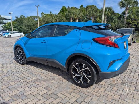 Certified 2019 Toyota C-HR XLE image 9