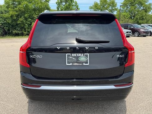 Certified 2023 Volvo XC90 B6 Plus AWD/4WD image 3