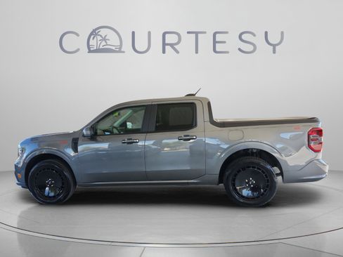 Used 2025 Ford Maverick Lobo AWD/4WD image 2