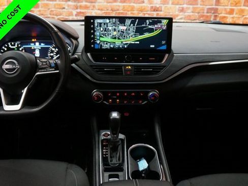 Certified 2024 Nissan Altima 2.5 SV w/ SV Premium Package image 11