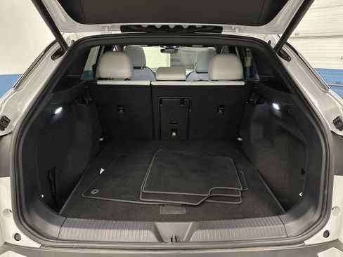 Used 2021 Volkswagen ID.4 Pro S image 16