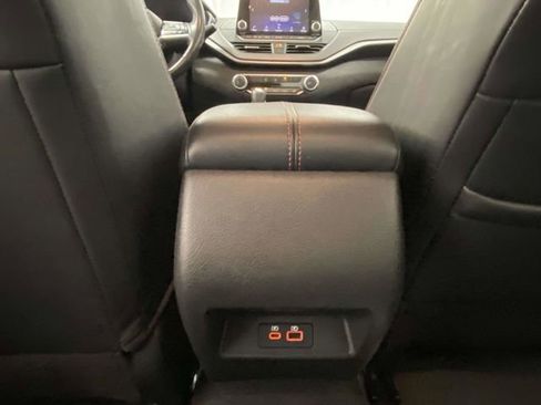 Used 2024 Nissan Altima 2.5 SR image 10