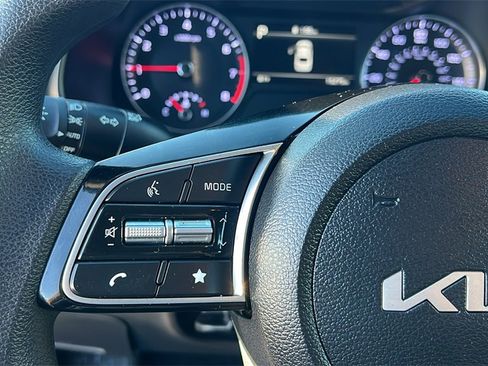 Used 2024 Kia Forte LXS w/ LXS Technology Package image 18