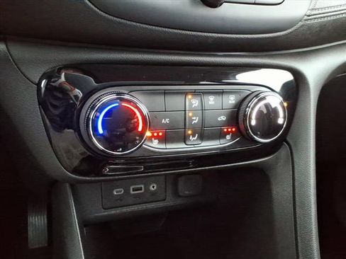 Used 2023 Buick Encore GX Preferred w/ Cold Weather Comfort Package image 31