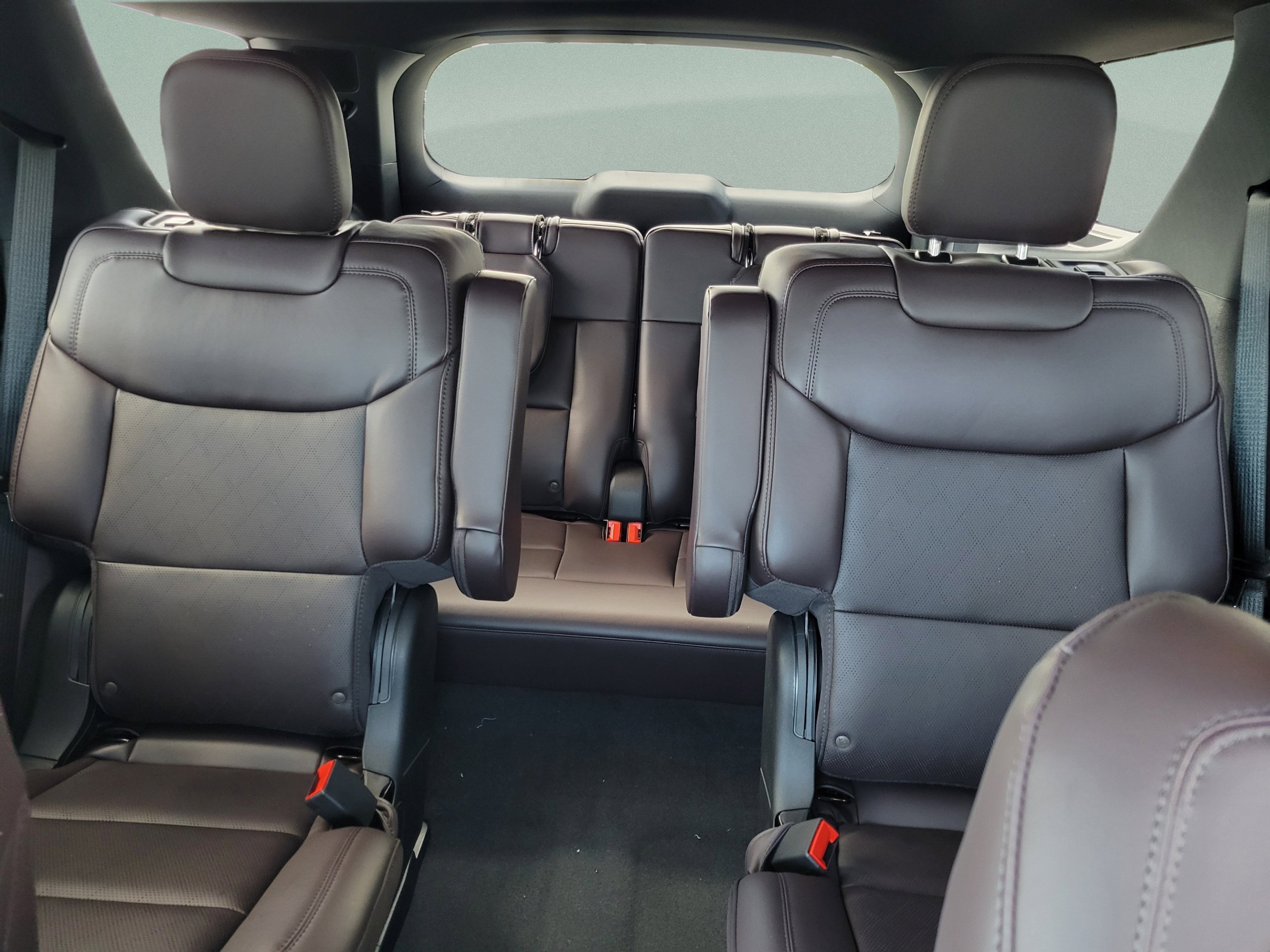 New 2026 Ford Explorer Platinum RWD image 9