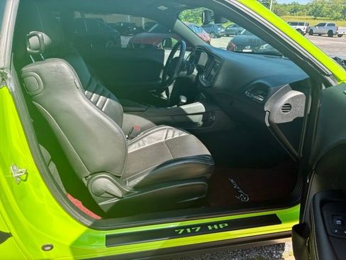 Used 2019 Dodge Challenger SRT Hellcat RWD image 10