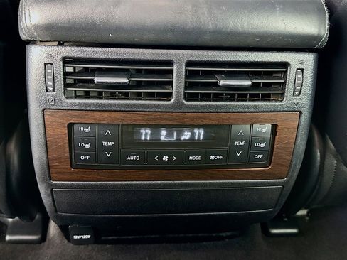 Used 2019 Toyota Land Cruiser image 29