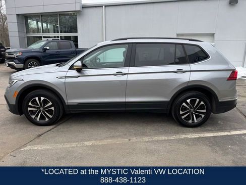 Used 2024 Volkswagen Tiguan S image 9