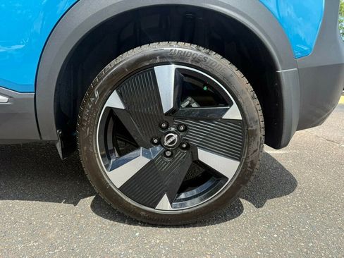 Used 2025 Nissan Kicks SR w/ SR Premium Package image 10