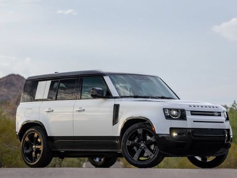 Used 2025 Land Rover Defender 110 V8 AWD/4WD image 1