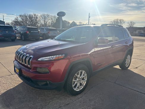 Used 2017 Jeep Cherokee Latitude image 7